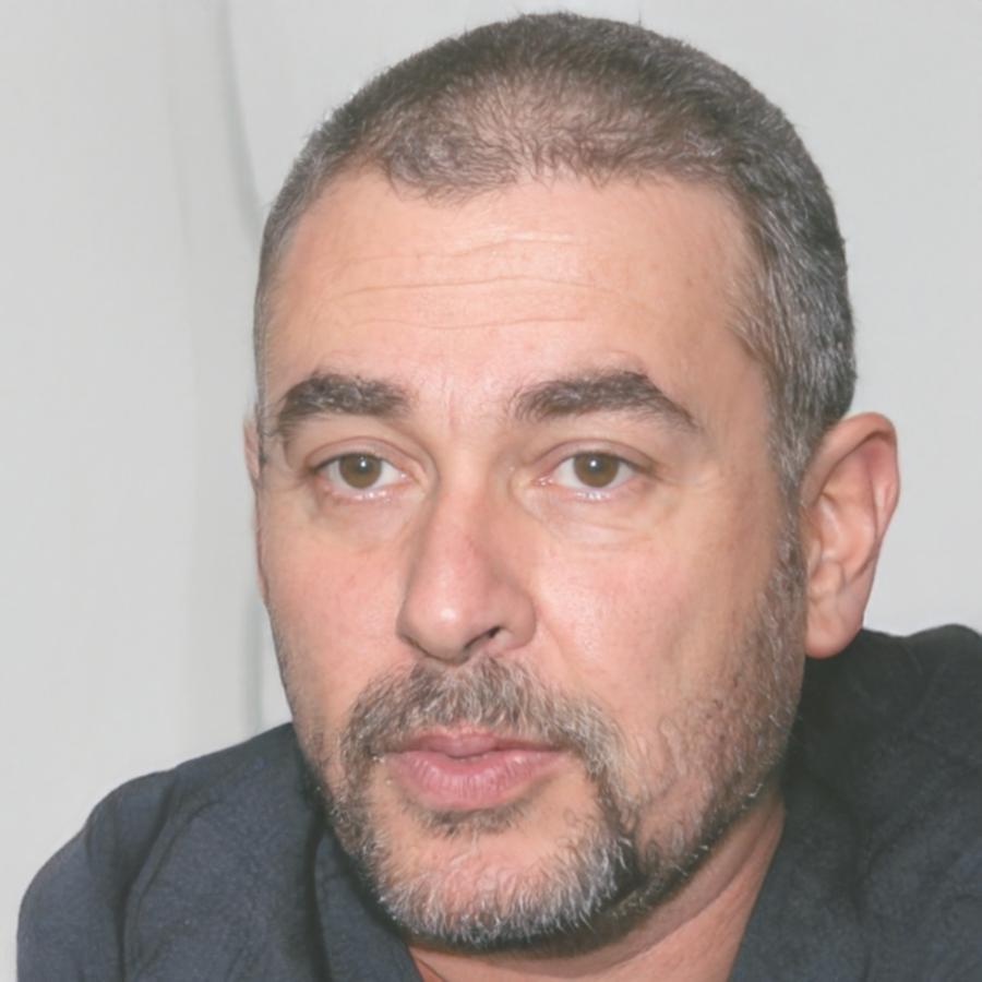 Portrait de Julien Moreau, consultant en finance d'entreprise
